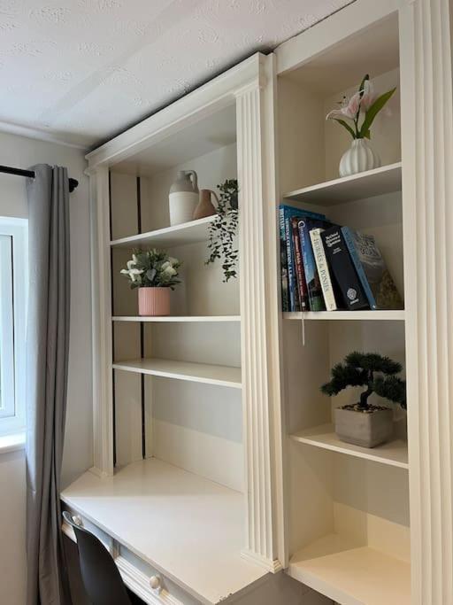 Perfect Very And Peaceful With Free Parking & Private Garden - *