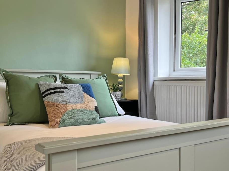 Perfect Very And Peaceful With Free Parking & Private Garden -